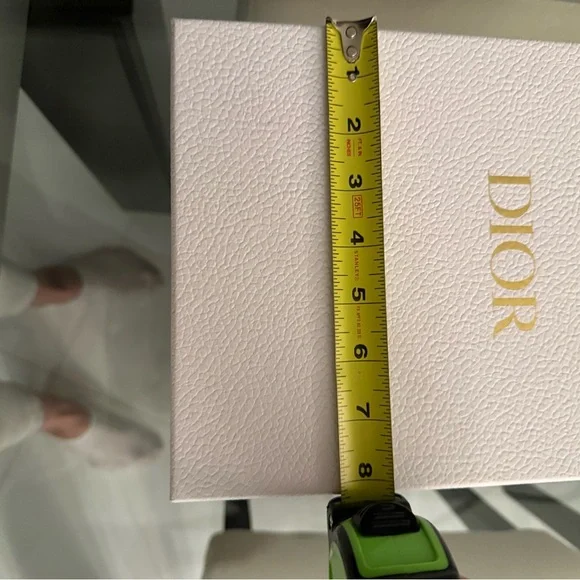 Authentic Dior women’s shoe box (empty) with Dior authenticity card - Picture 6 of 7